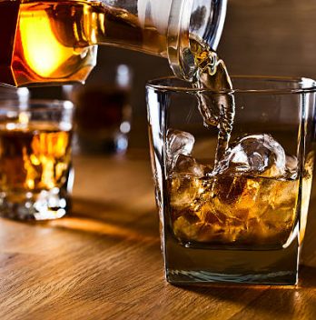 Un whisky très foncé est-il toujours un whisky âgé ?