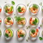 découvrez comment utiliser les poches et douilles pour un dressage propre et régulier en verrines, parfait pour sublimer vos présentations culinaires.